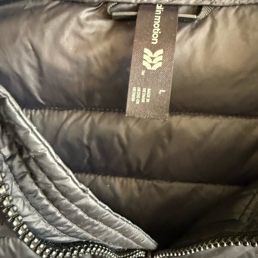 All in Motion Men's Black Quilted Puffer Jacket - Picture 2 of 5